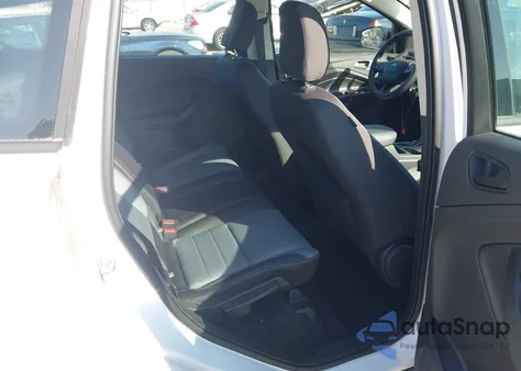 2018 Ford Escape S z USA, uszkodzony, nr VIN 1FMCU0F75JUD38036